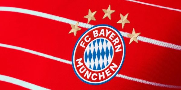 那不勒斯1-2输给米兰，五大联赛仅剩拜仁仍然在联赛保捏全胜